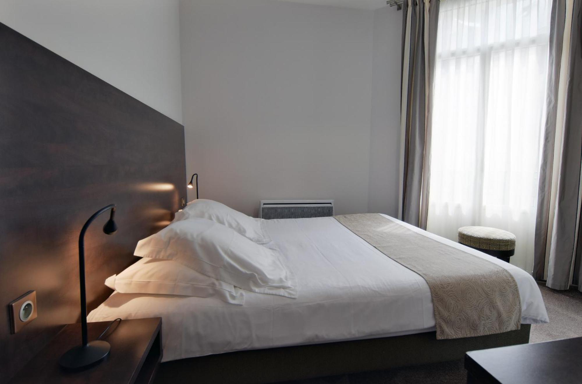 Ronsard 2* Tours