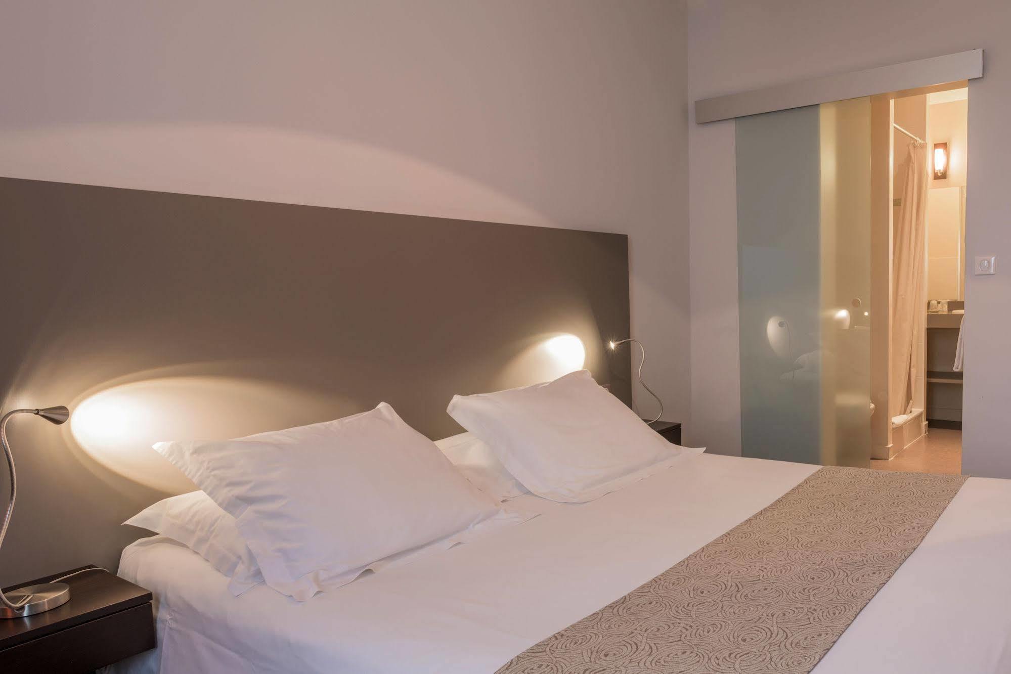 Ronsard Hotel 2*
