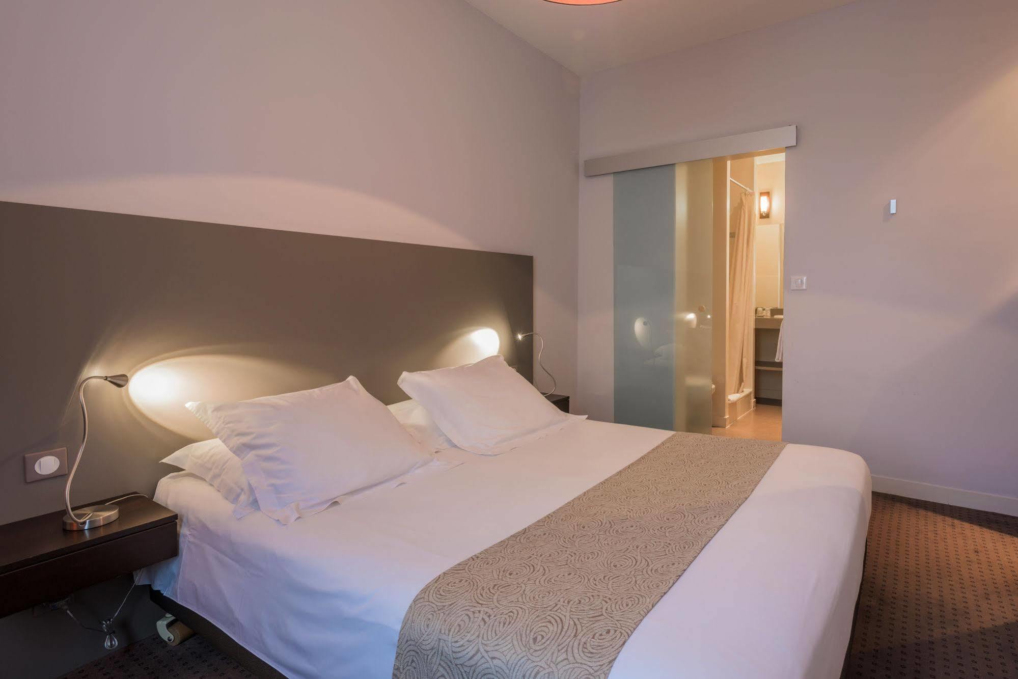 Ronsard Hotel 2*
